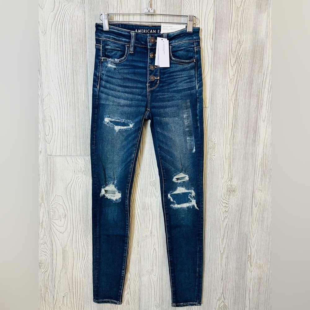 NWT! AMERICAN EAGLE HI-RISE JEGGING Size 2 Exposed Buttons Stretchy Indi…